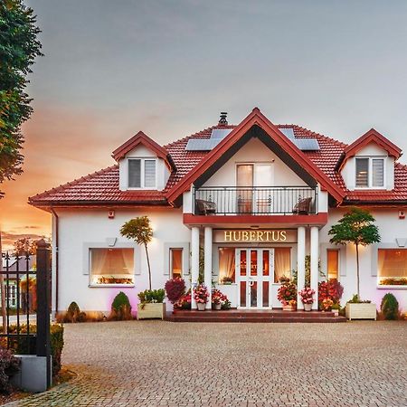 Hubertus Hotel Wola Rzedzinska ภายนอก รูปภาพ